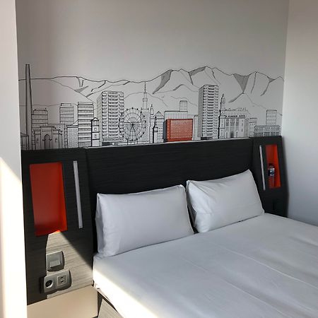 Easyhotel Malaga City Centre Екстериор снимка