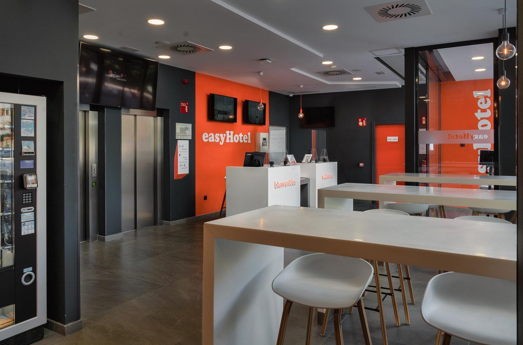 Easyhotel Malaga City Centre Екстериор снимка