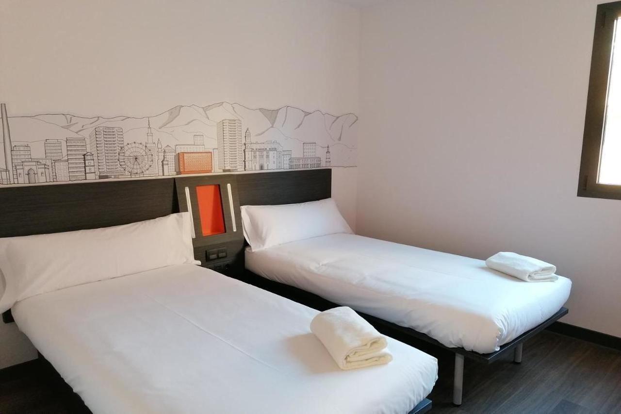 Easyhotel Malaga City Centre Екстериор снимка