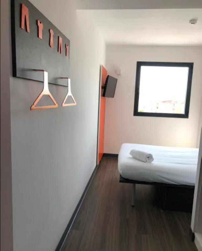 Easyhotel Malaga City Centre Екстериор снимка